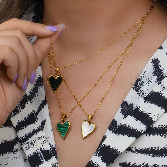 Mother Of Pearl Heart Pendant Necklace 18K Gold Plated Stainless Steel - Picture 3 of 7